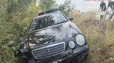Շիրակի մարզում 43-ամյա վարորդը «Mercedes»-ով դուրս է եկել երթևեկելի գոտուց և հայտնվել ձորակում․ կա վիրավոր